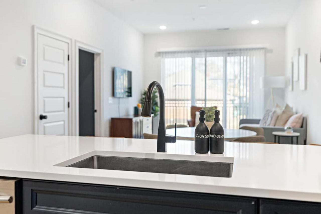 Modern Nashville Condo 5 Beds -3 Miles To Downtown Exterior foto